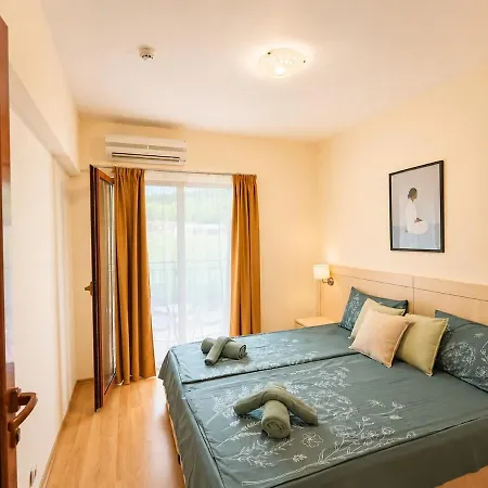 Cozy Near The Pool Parking
